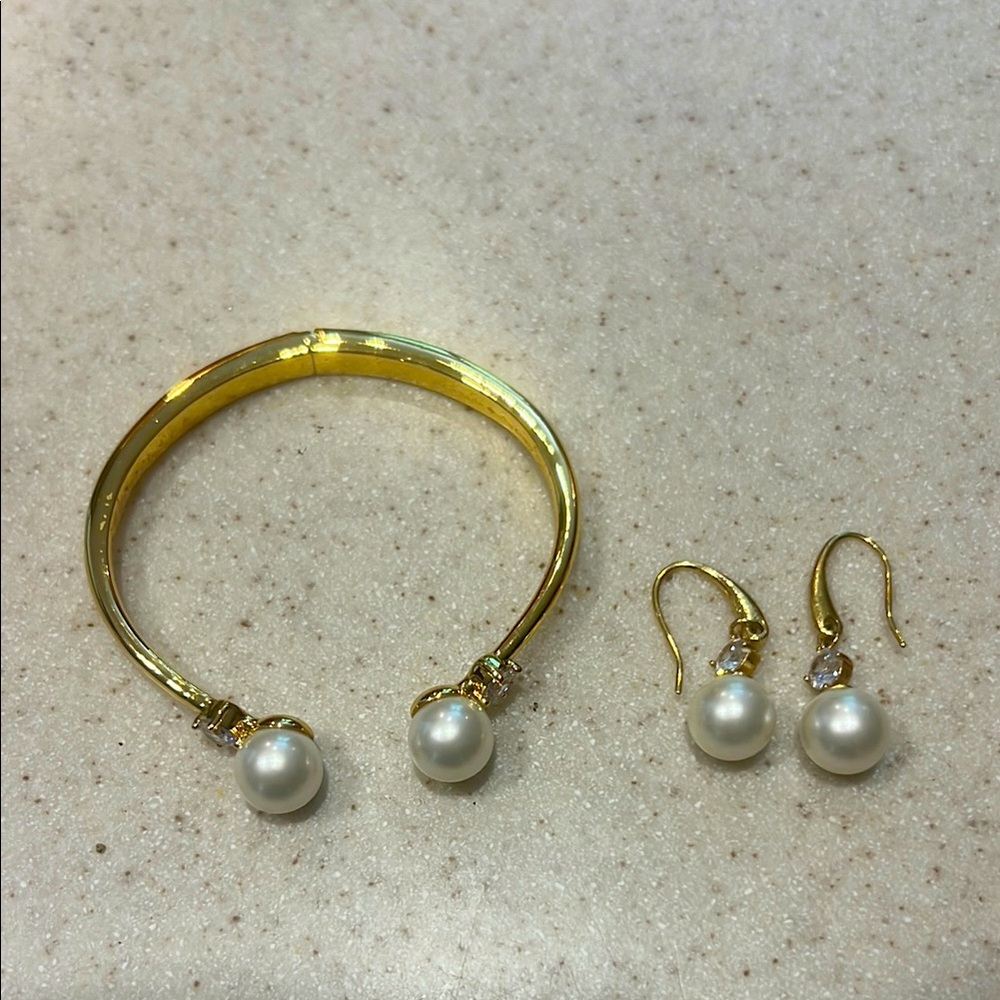 Kate Spade Gold and Pearl Jewelry Set